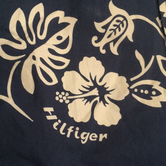 Hilfiger mens hibiscus flowers Hawaiian button up - Picture 6 of 8